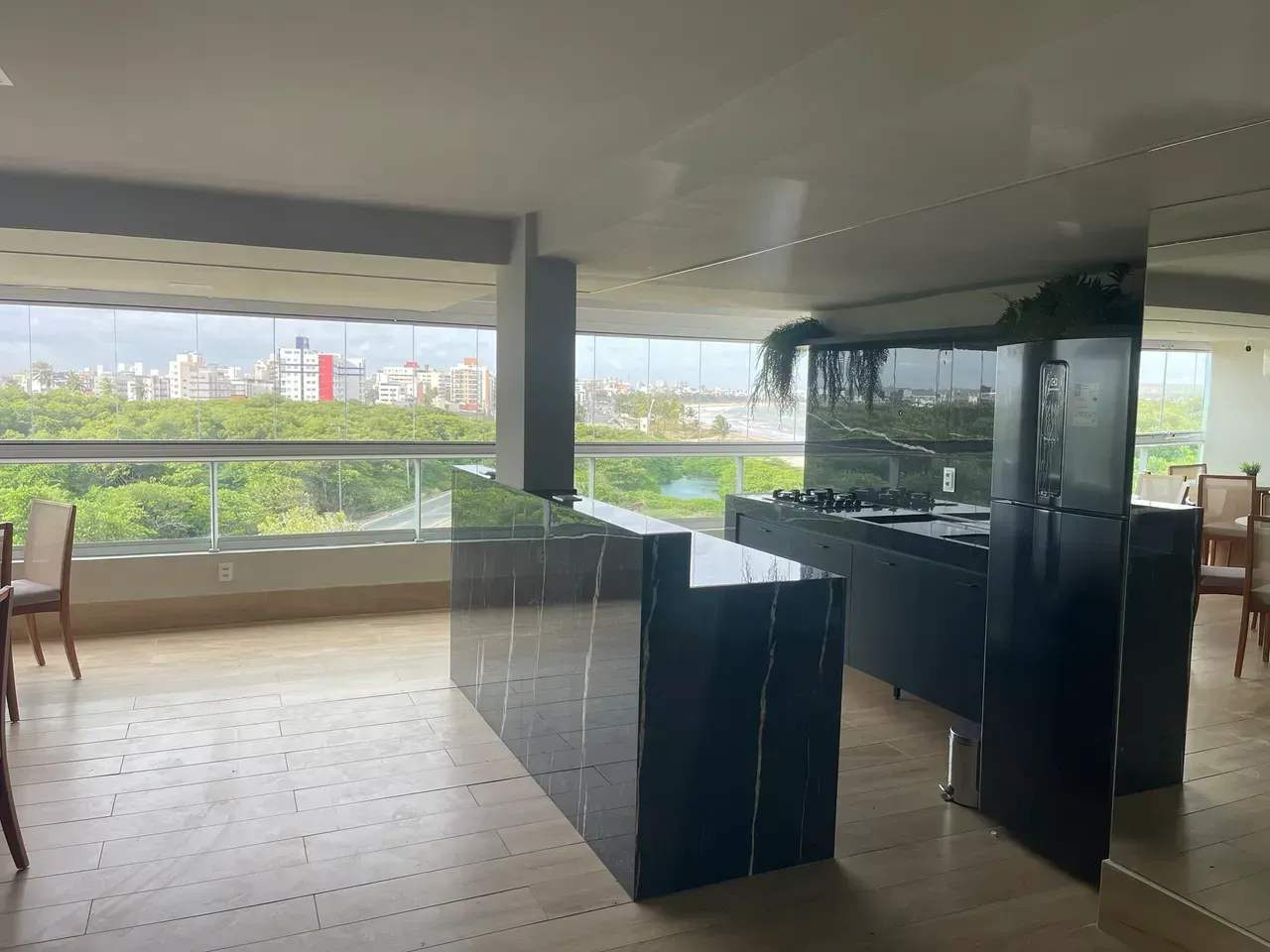 Furnished 1-bedroom apartment with a balcony — photo 12