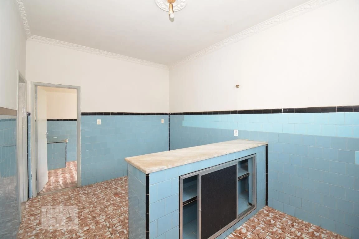 Wood or laminate floors in a 2-bedroom house, 100 m² — photo 21
