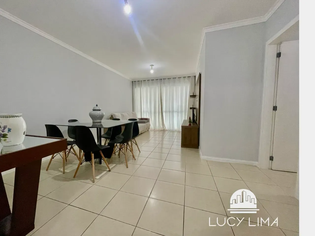Furnished apartment, 100 m², with floor-to-ceiling windows — photo 13