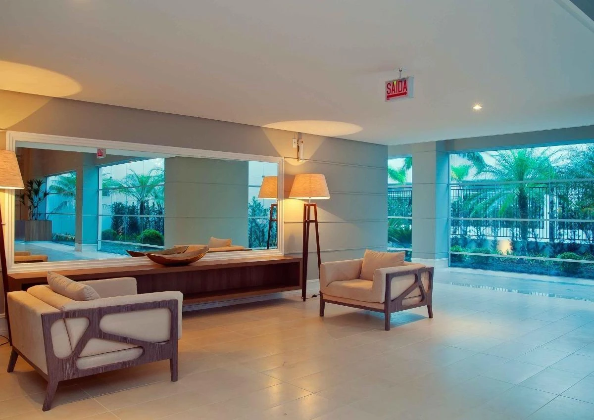 Balcony with a grill in a 2-bedroom apartment, 69 m² — photo 11