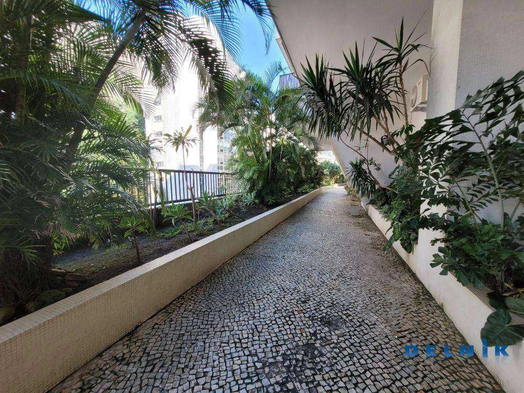 Apartamento com 3 quartos de 156 m² e vista cidade/montanhas — photo 28
