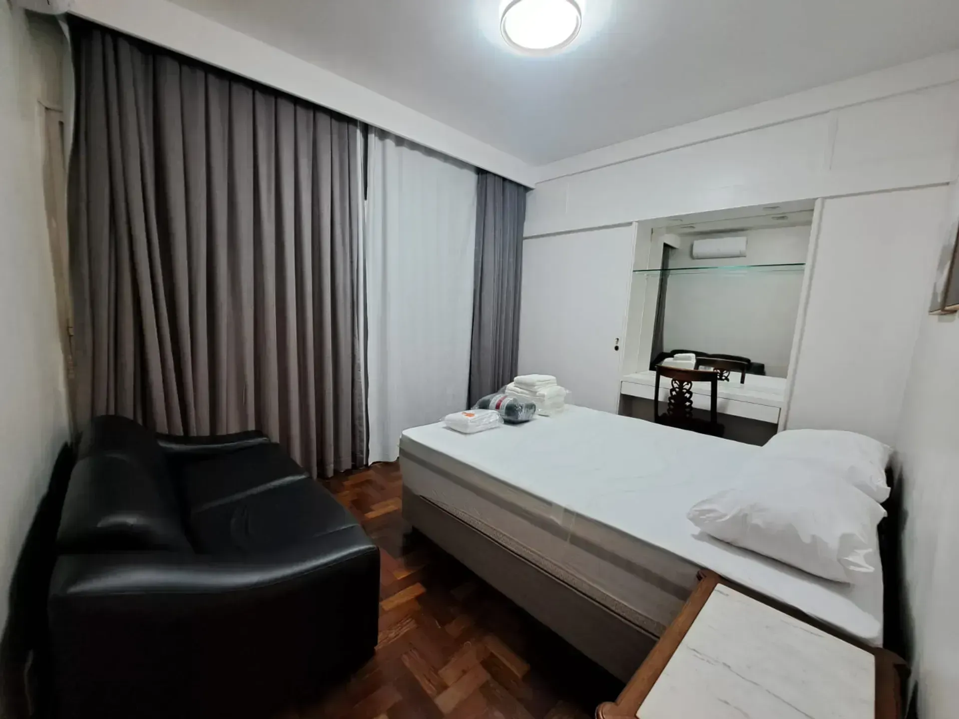 Furnished apartment with 4 bedrooms and 4 bathrooms — photo 28