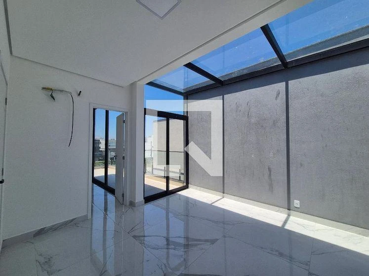 5-bedroom house with floor-to-ceiling windows — photo 42