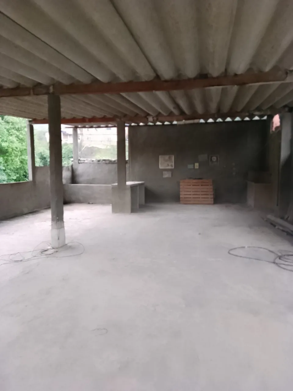 Casa com quintal e cozinha fechada