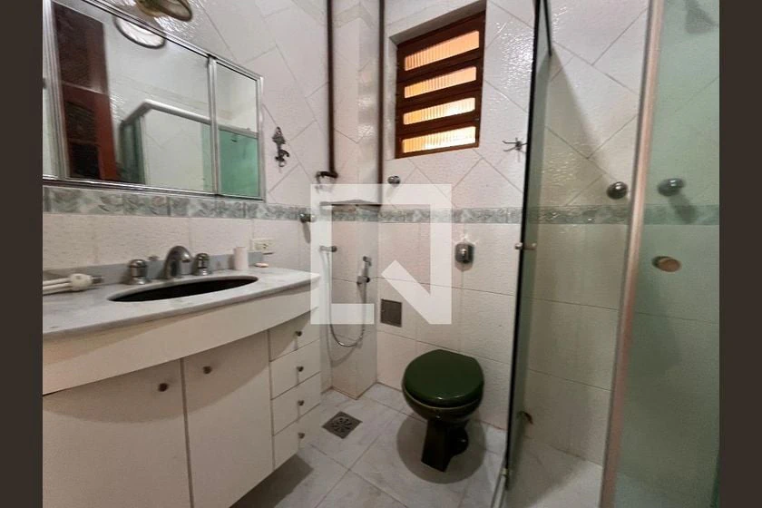 2-bedroom apartment in a building with a gym — photo 10