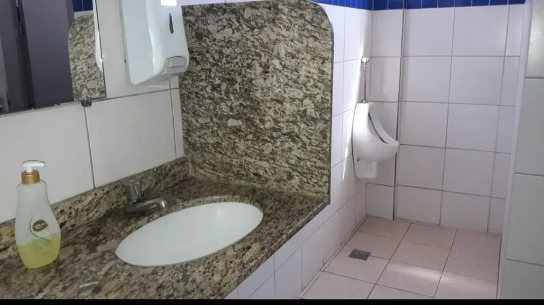 Unfurnished house with A/C and no parking: 3 beds, 3 baths — photo 7