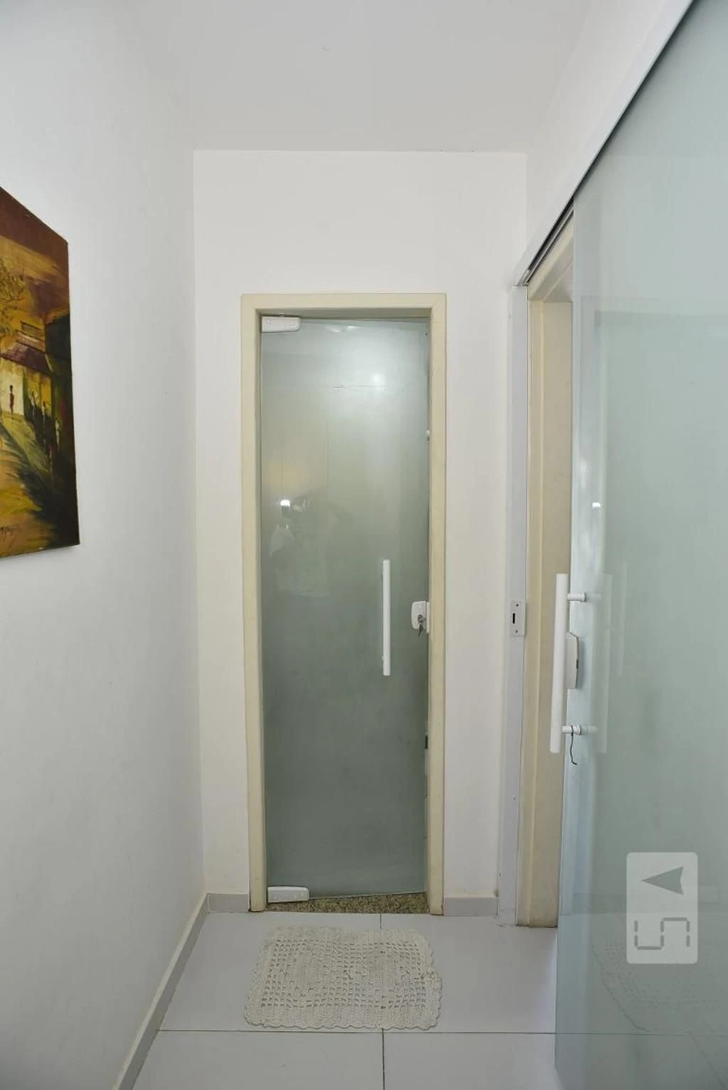 Furnished house with 2 en-suite bedrooms and laundry area — photo 28