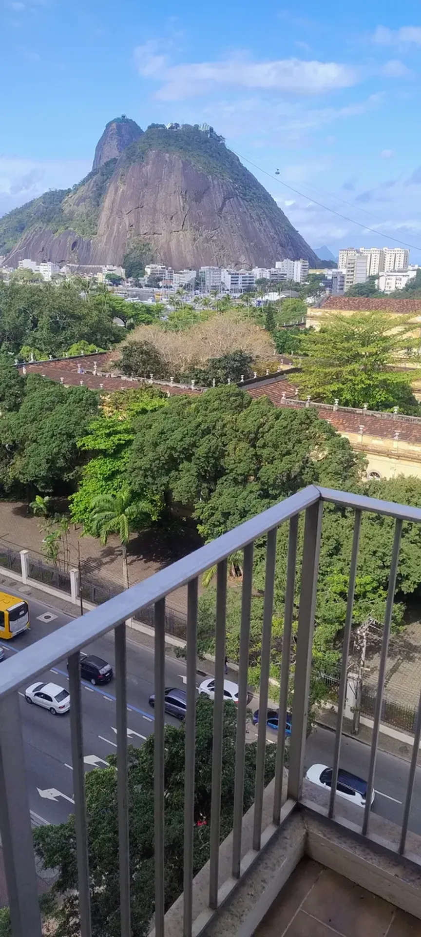 90 m² apartment with 2 bedrooms and a balcony — photo 17