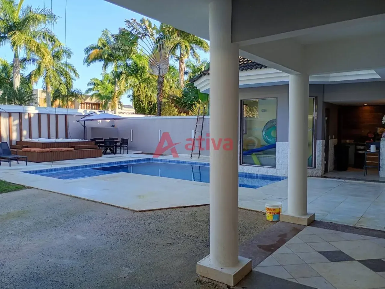 Furnished house with 4 bedrooms and 500 m² — photo 17