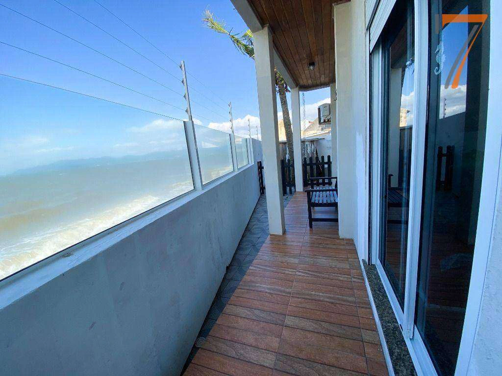 Rental house with 4 bedrooms and open-plan kitchen