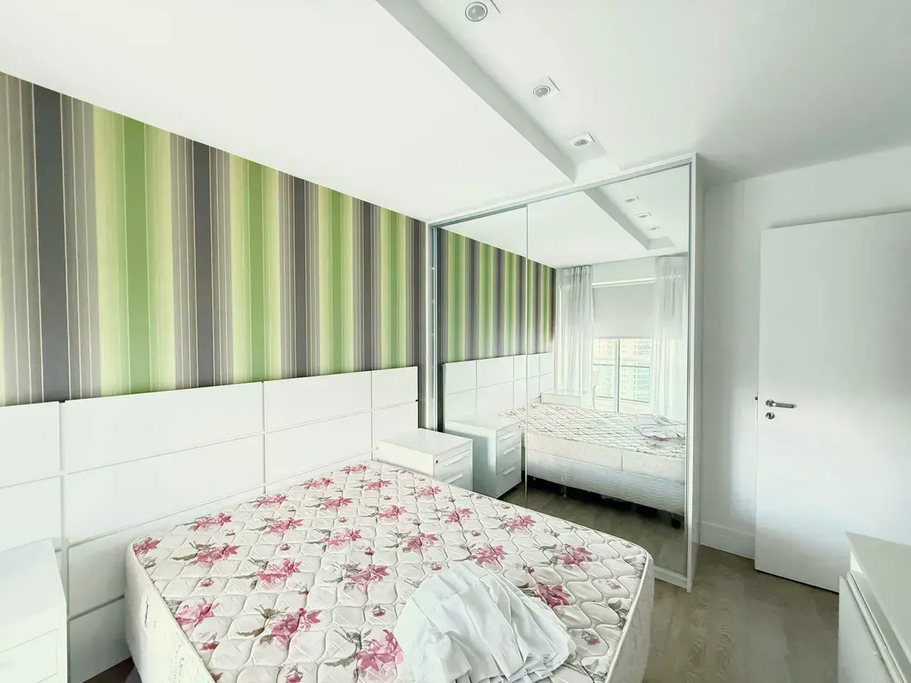 Rental apartment with 4 bedrooms and 157 m² — photo 13