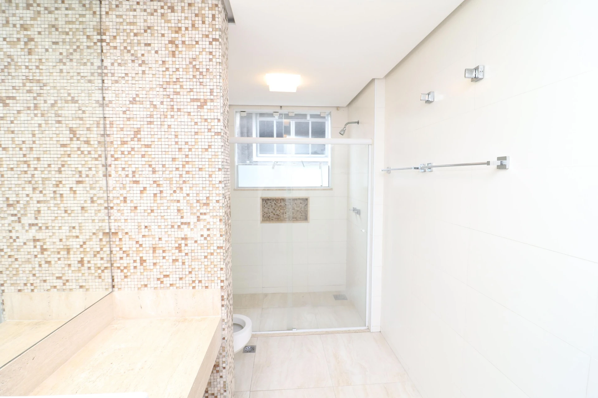 Vestidor y 5 dormitorios: casa de 420 m² — photo 55
