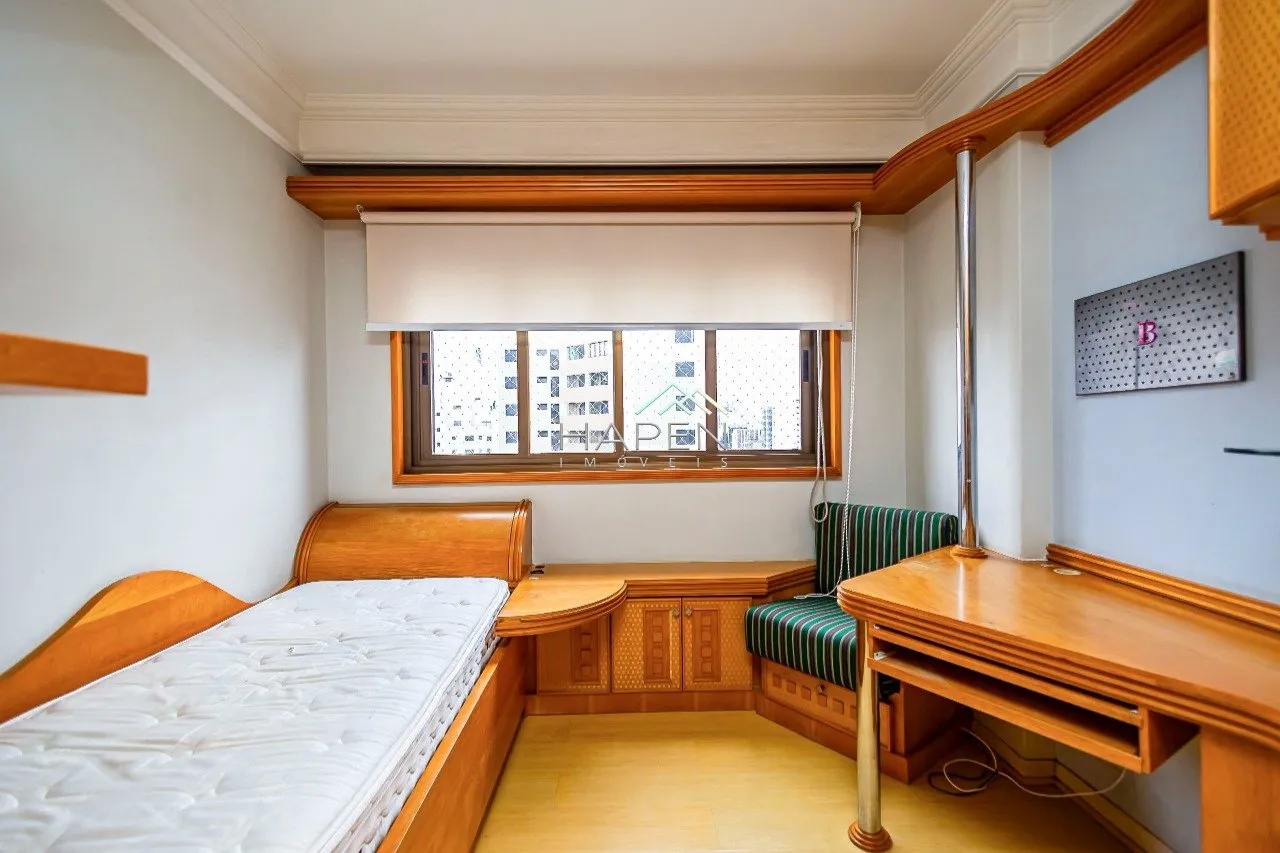 Furnished 4-bedroom apartment with 4 bathrooms — photo 10