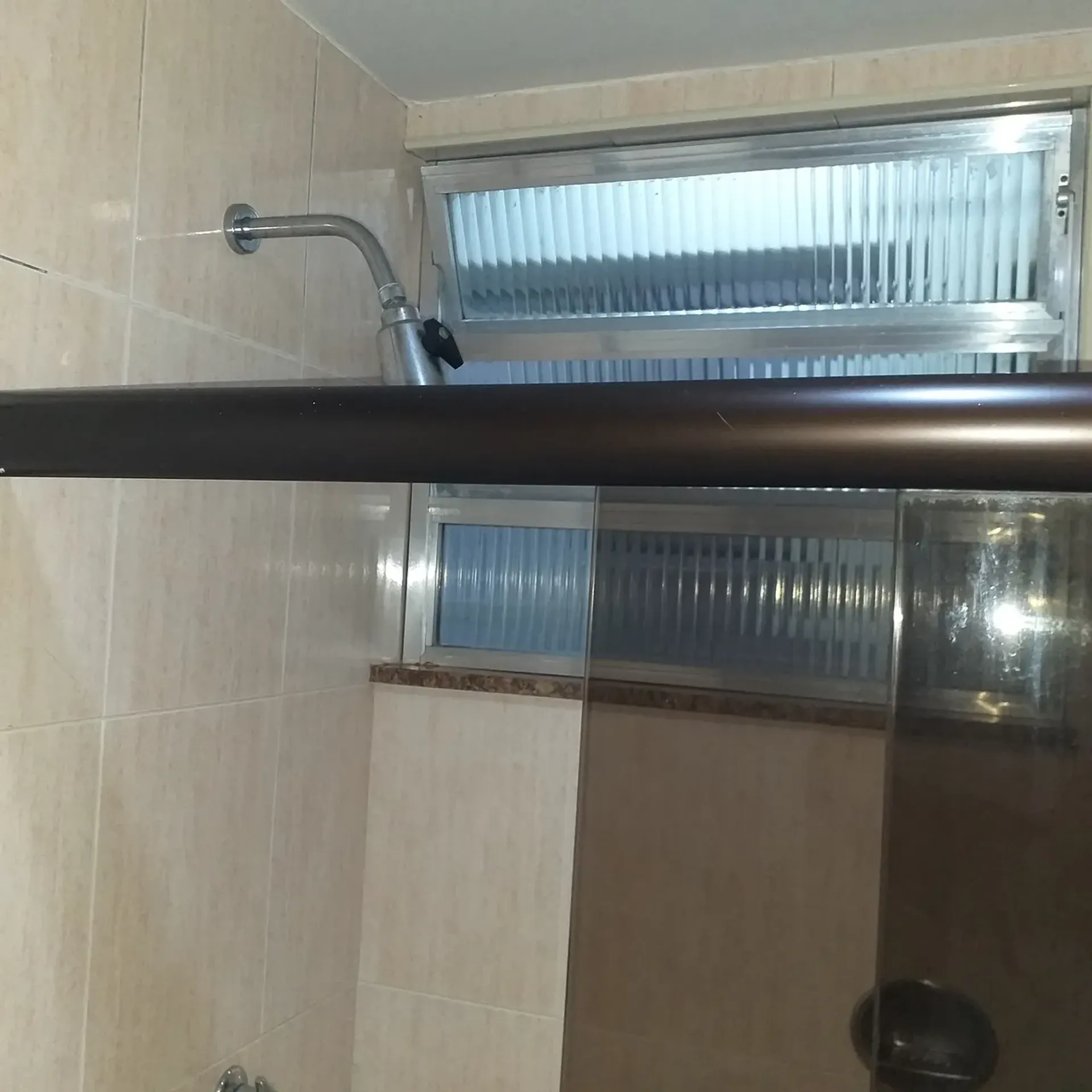 2-bedroom apartment with 3 bathrooms and glass shower — photo 18
