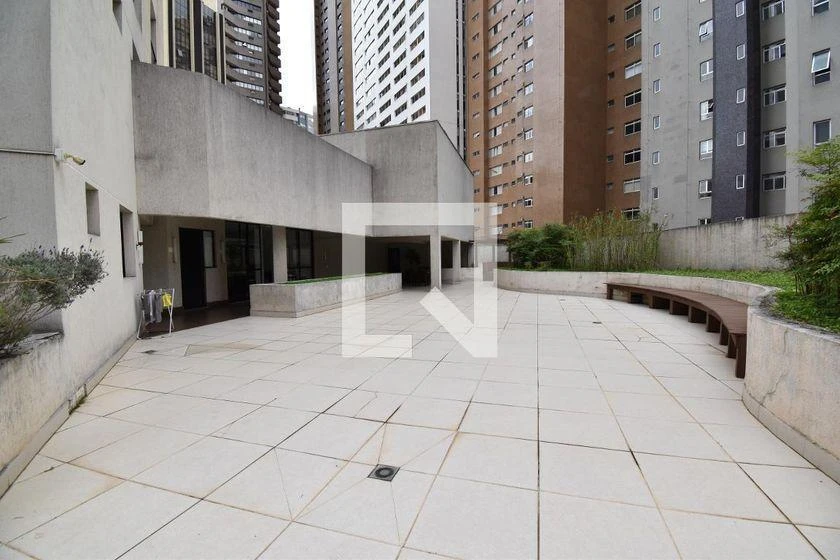 Glass-enclosed balcony in a one-bedroom apartment, 48 m² — photo 35