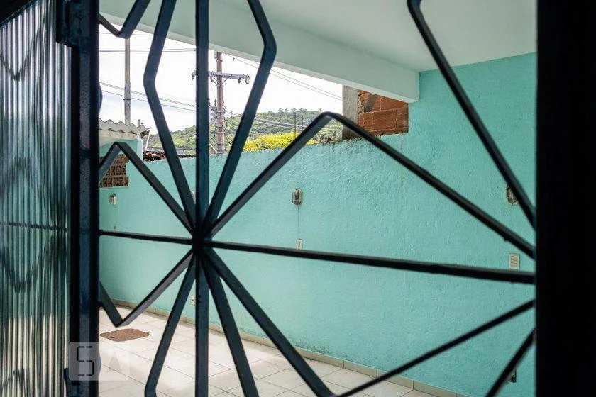 Rental house with 4 bedrooms and 200 m² — photo 34