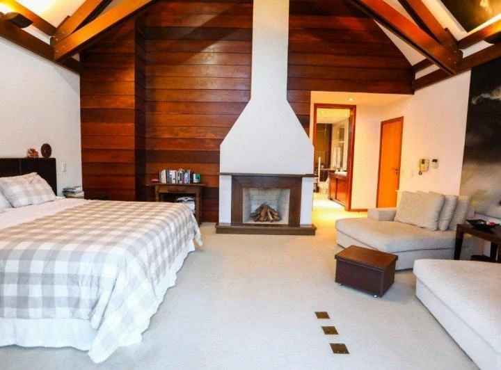 Casa mobiliada com 4 quartos, suíte e 6 vagas — photo 2