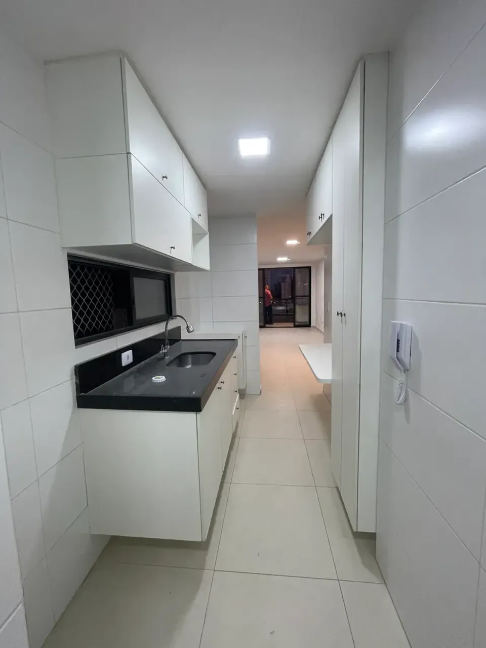 3-bedroom apartment with a grill on the balcony — photo 16