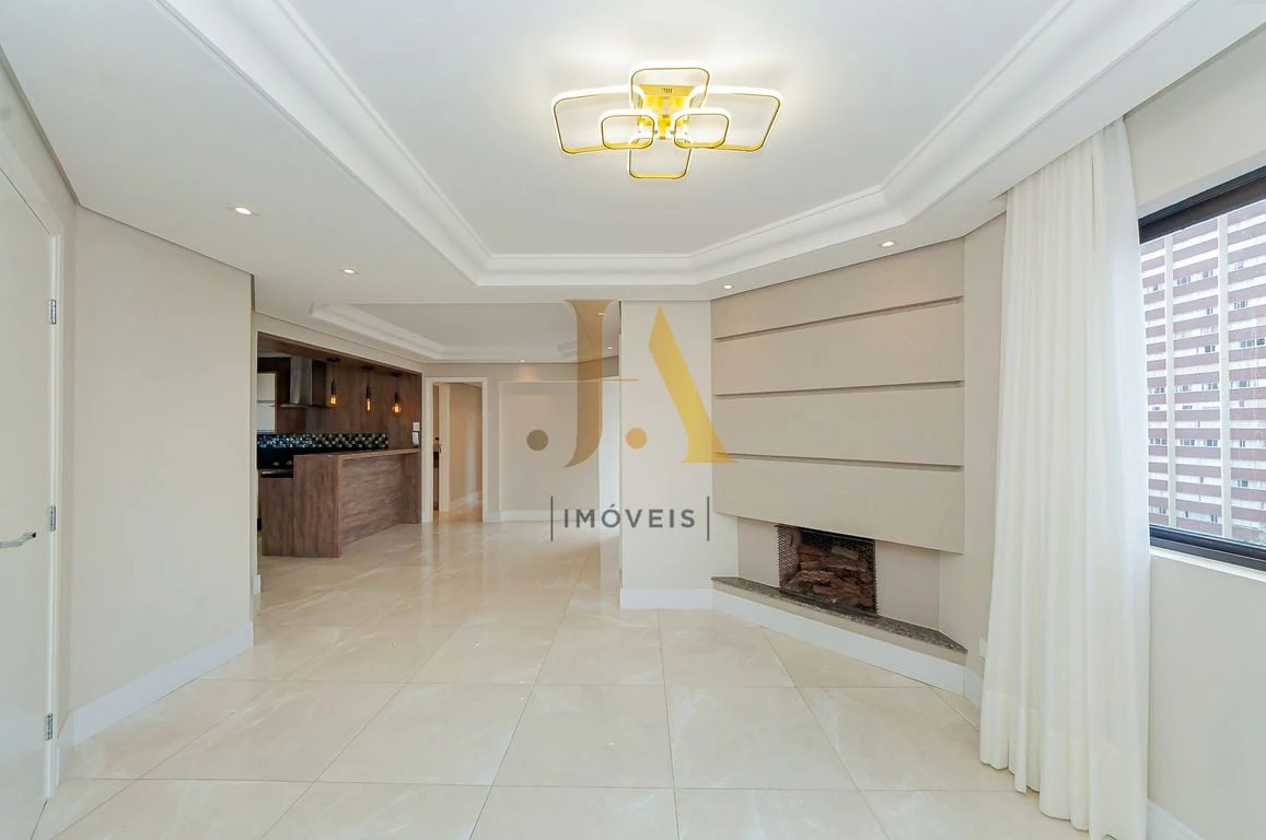 Furnished apartment, 210 m², with a glass-enclosed balcony — photo 7