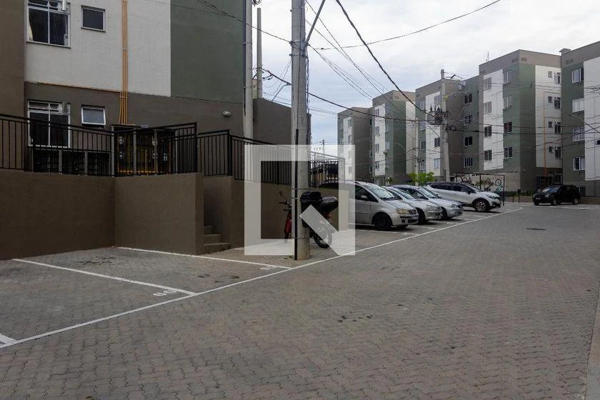 Apartamento de 2 quartos com piso de madeira ou laminado — photo 4