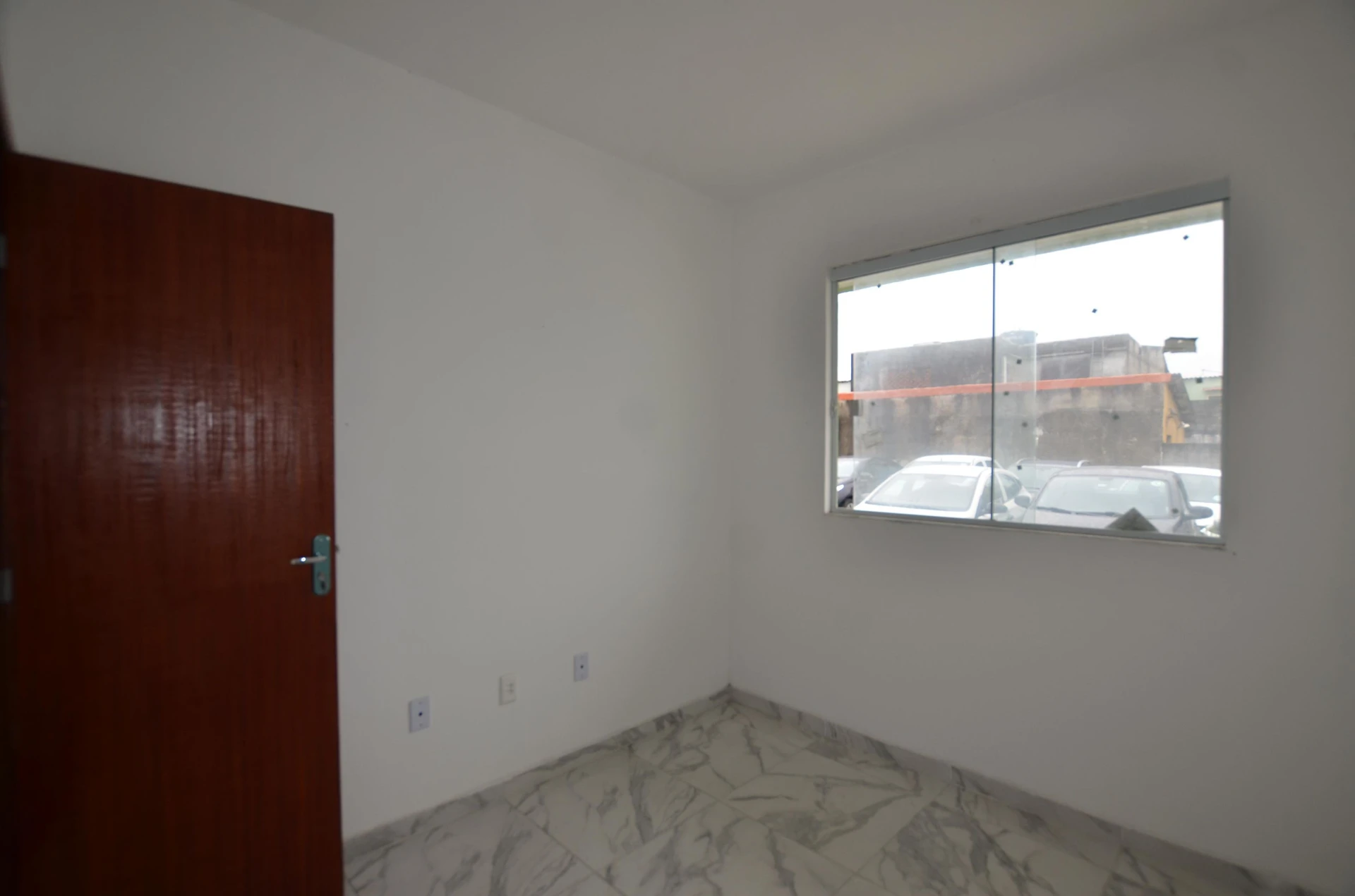 2-bedroom house with a bathtub — photo 21