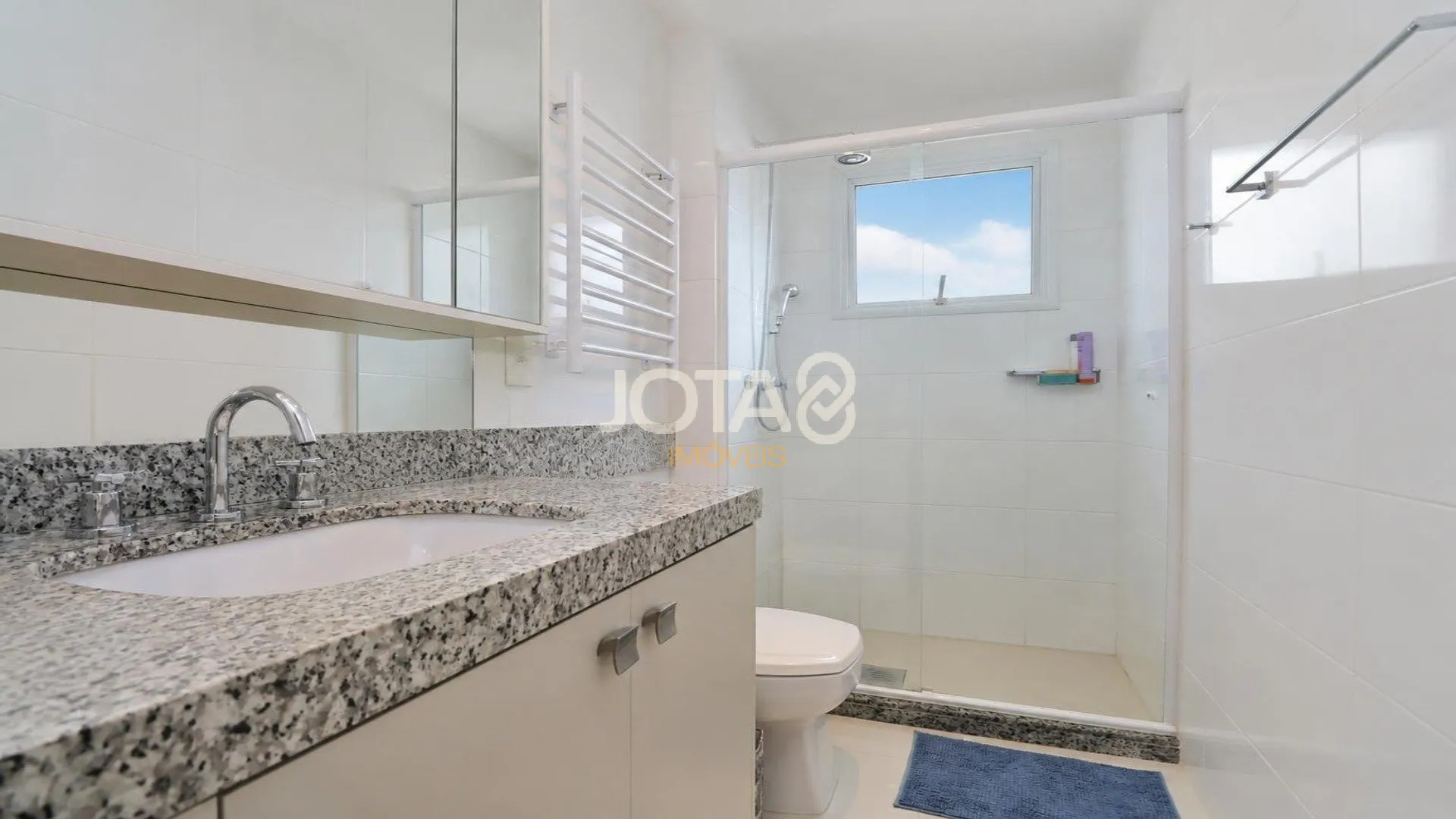 Furnished apartment, 267 m², with floor-to-ceiling windows — photo 47