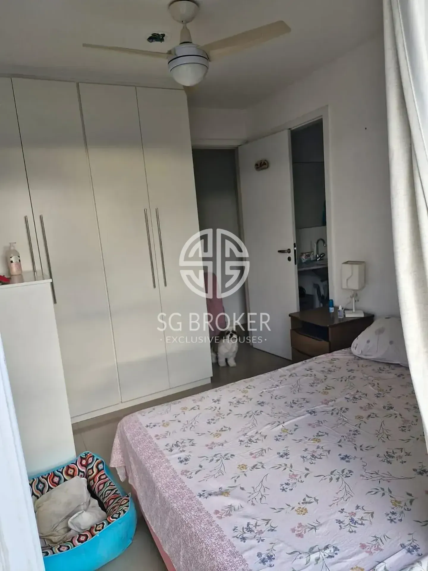 Glass-enclosed balcony in a 3-bedroom apartment, 91 m² — photo 17