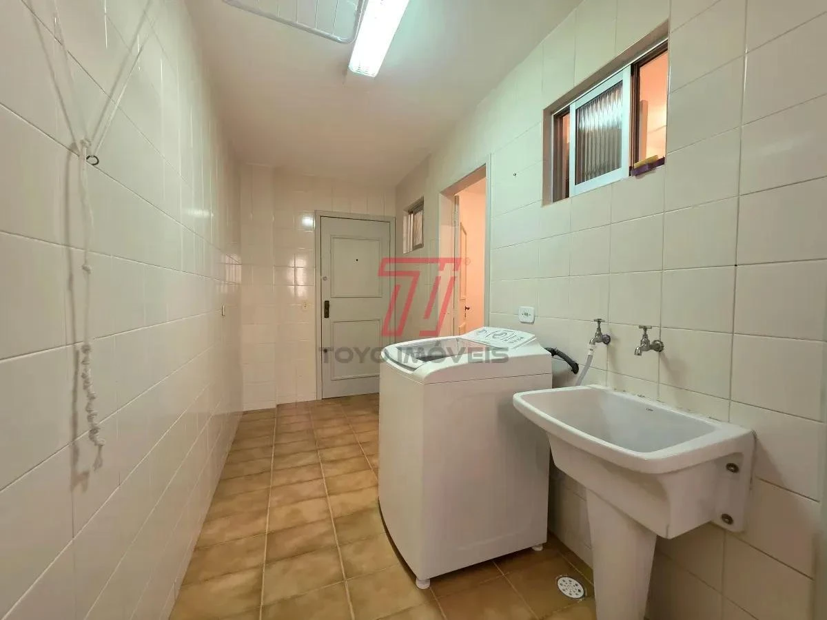 3-bedroom apartment with a bathtub in Curitiba — photo 12