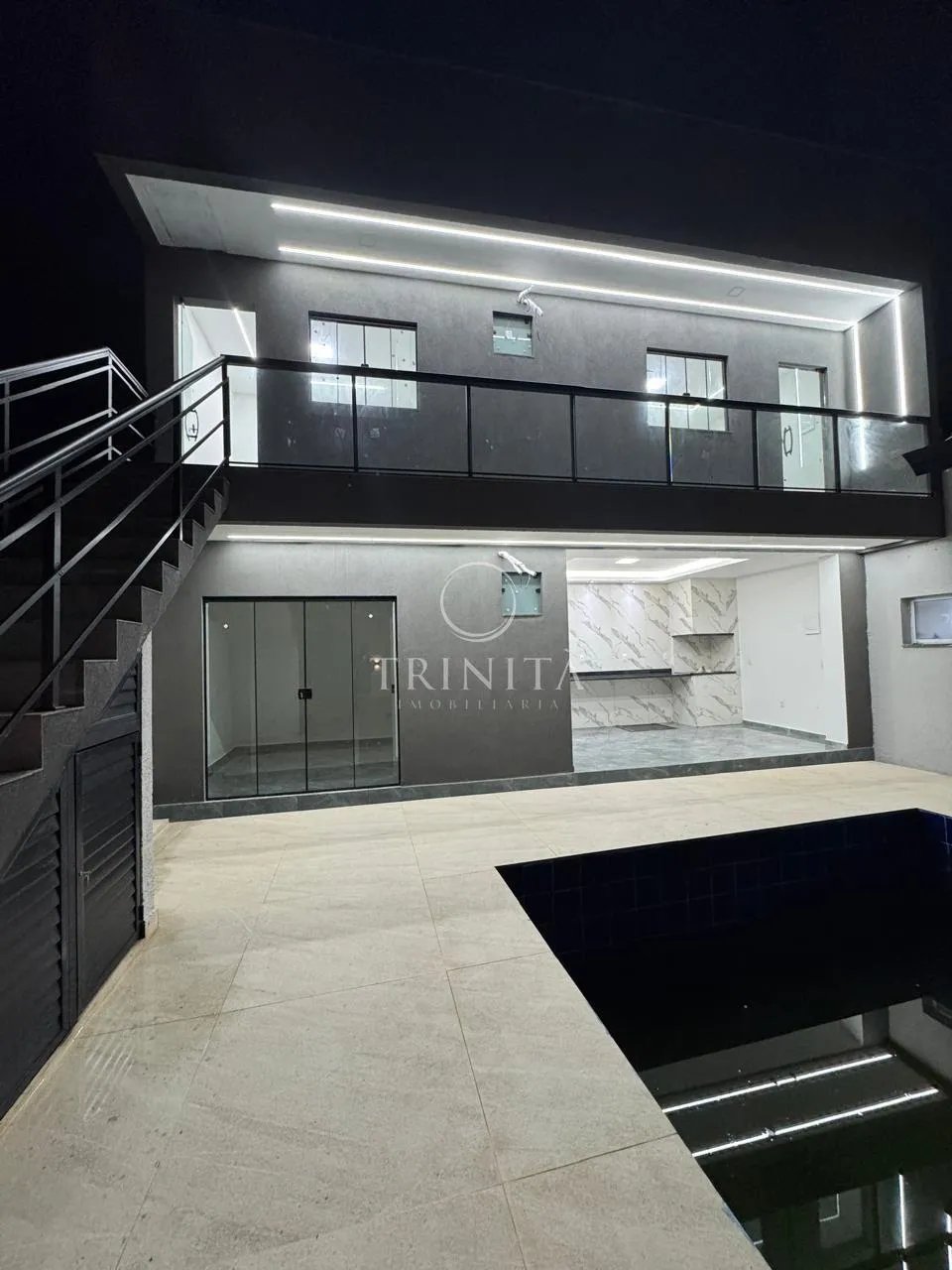 5 quartos e janelas do piso ao teto: casa de 350 m² — photo 6