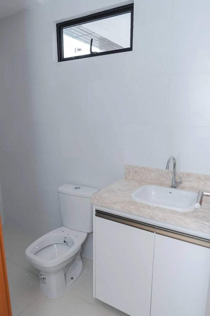3-bedroom apartment in a building with a pool — photo 10