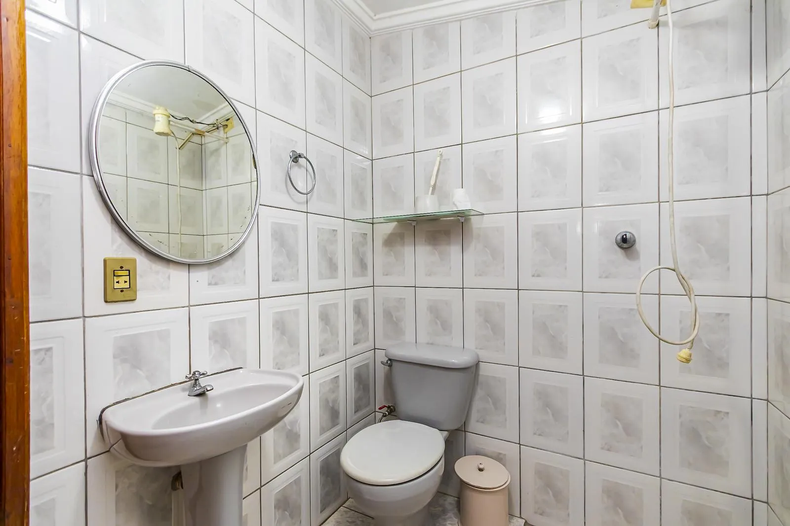 3-bedroom house with a separate kitchen and gas stove — photo 34