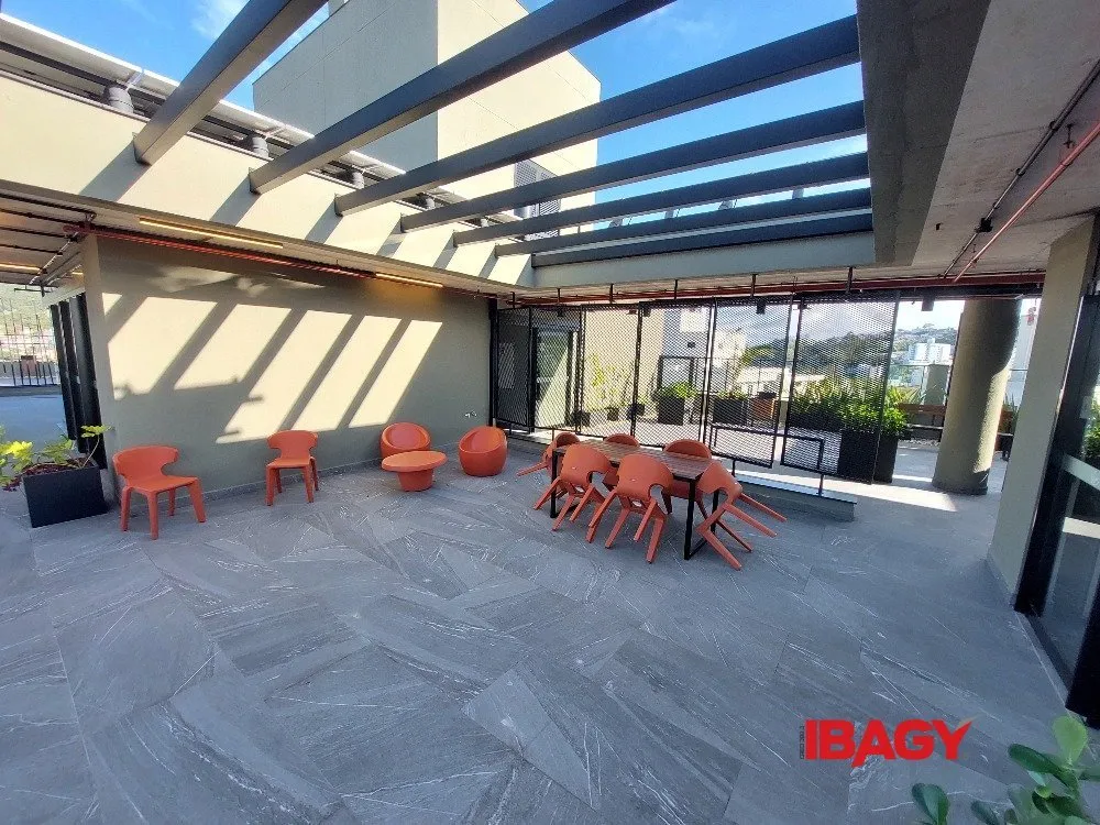 Furnished studio with a glass-enclosed balcony — photo 24