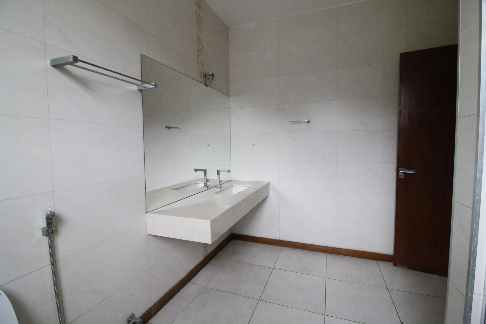 Condo house with 4 bedrooms and 2 en-suites, 3 parking — photo 44