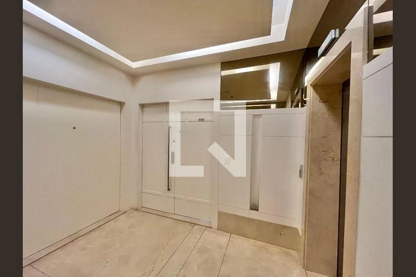 Apartment, 450 m², with a glass-enclosed balcony — photo 28