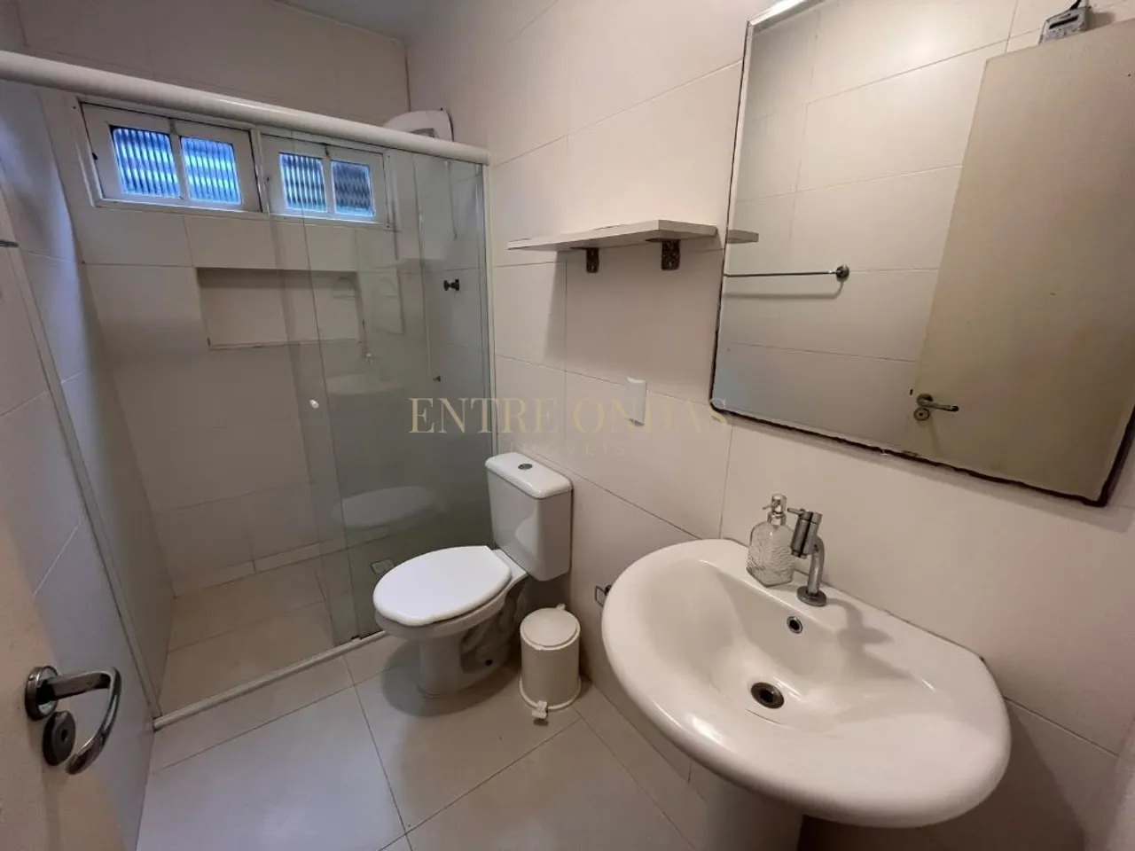 2-bedroom house with a water view in Florianópolis — photo 19