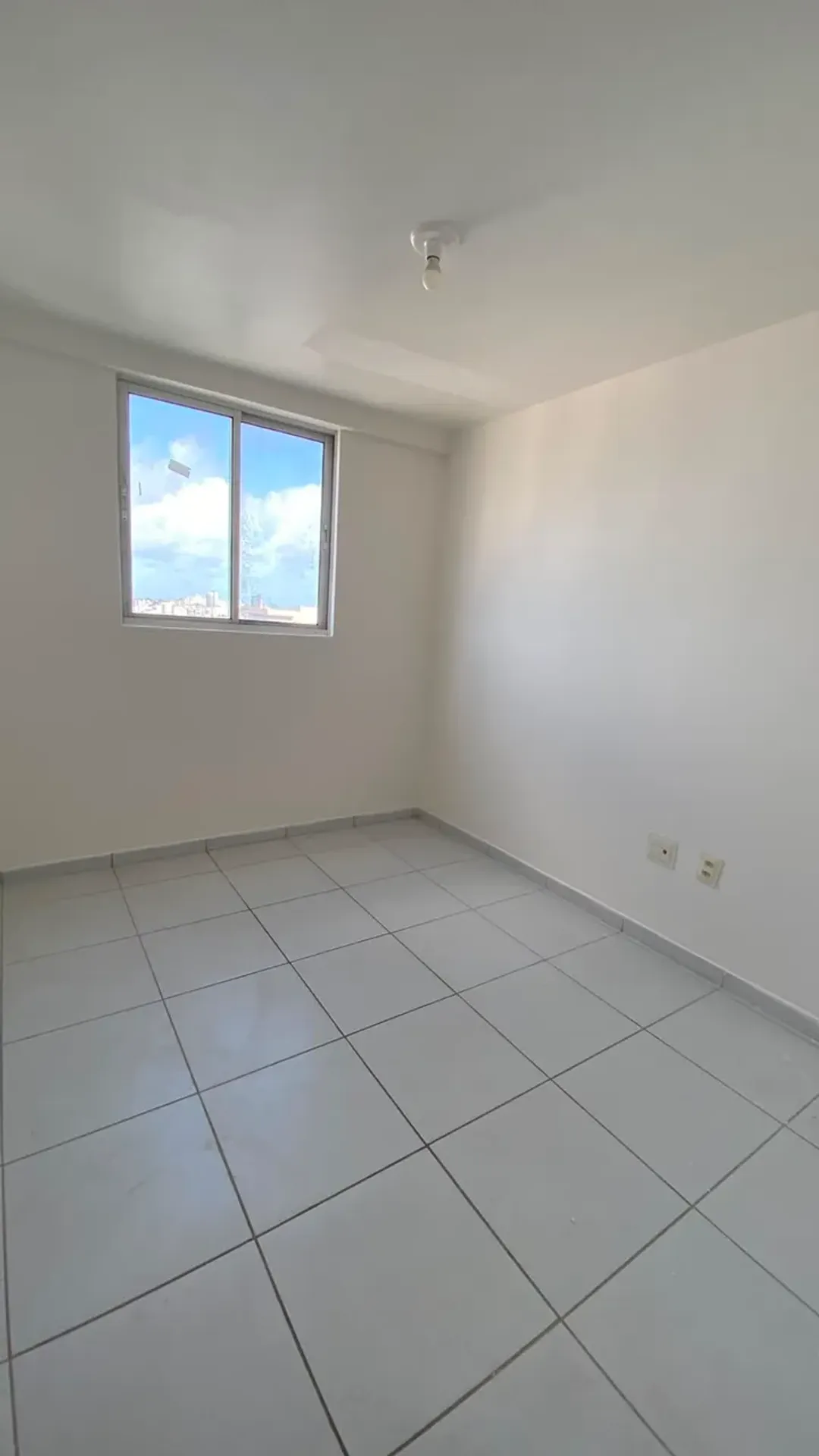 2-bedroom apartment with suite and private garden — photo 9