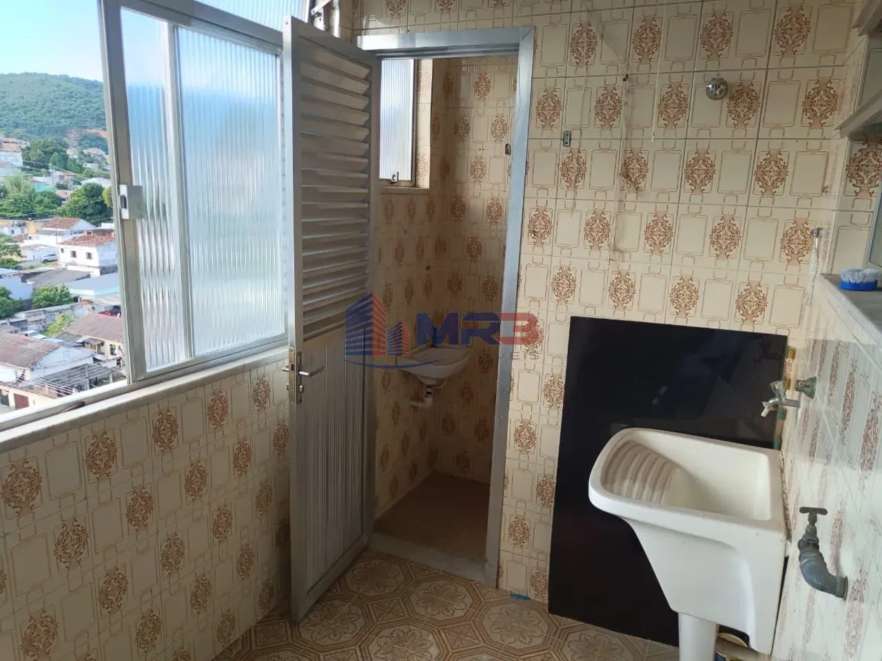 Furnished apartment with 3 bedrooms and a balcony — photo 12