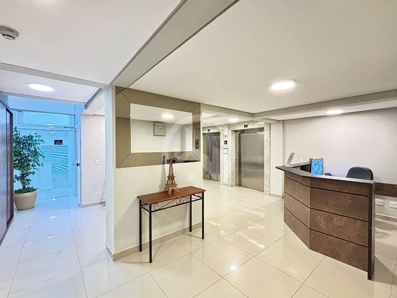 Furnished 1-bedroom apartment with fitted kitchen cabinets — photo 19