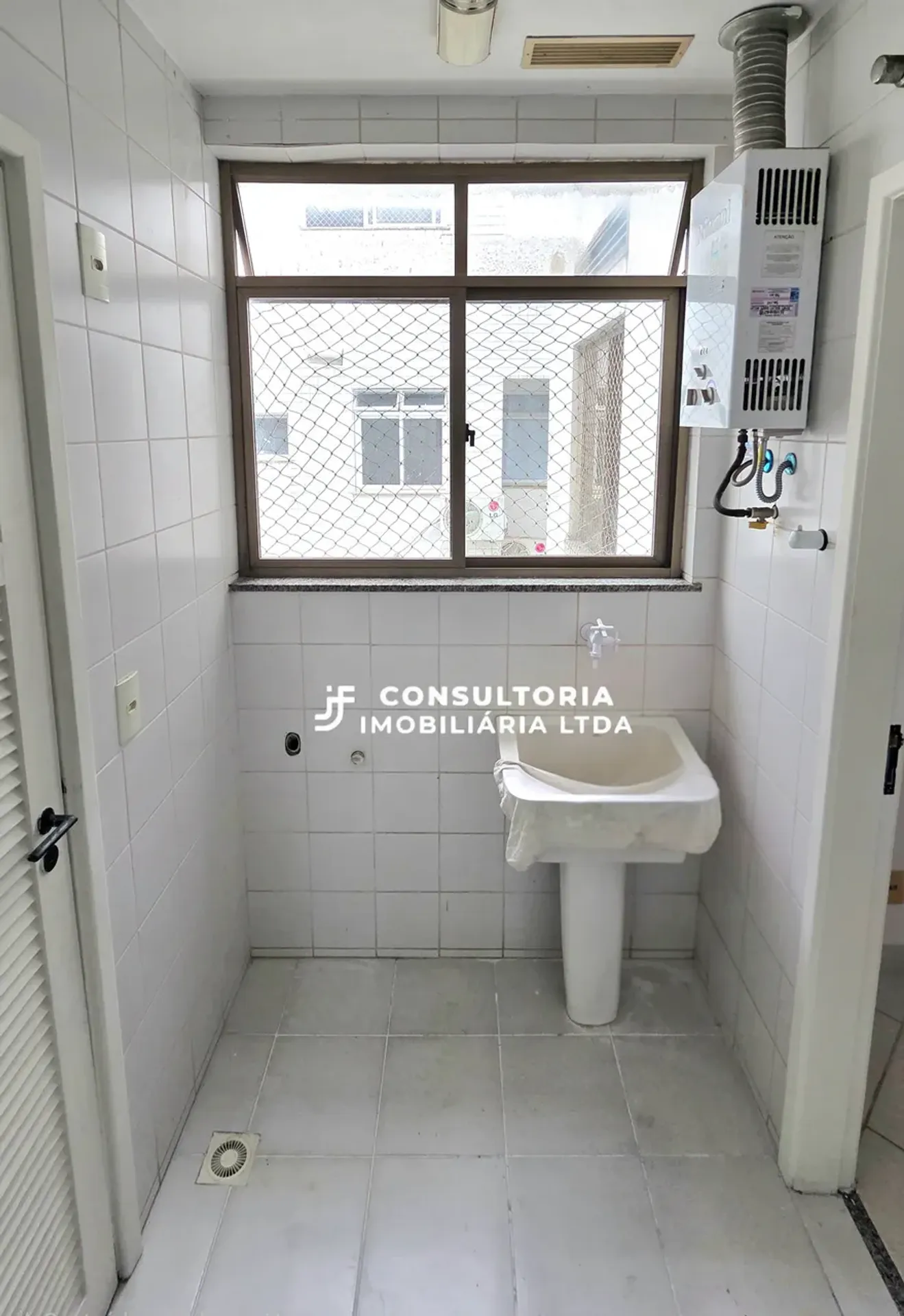 Квартира: 3 спальні, 1 з власною ванною кімнатою, 128 м² — photo 16