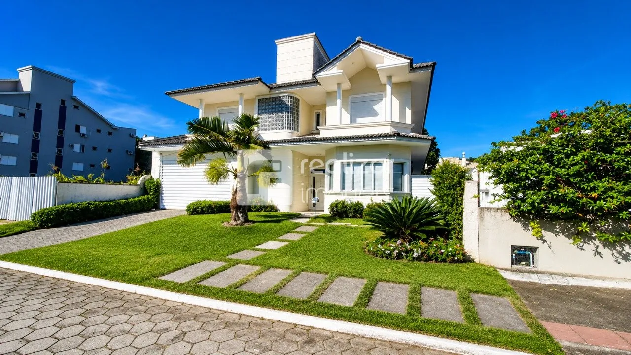 House for rent with 4 bedrooms and 450 m², 2 parking spots