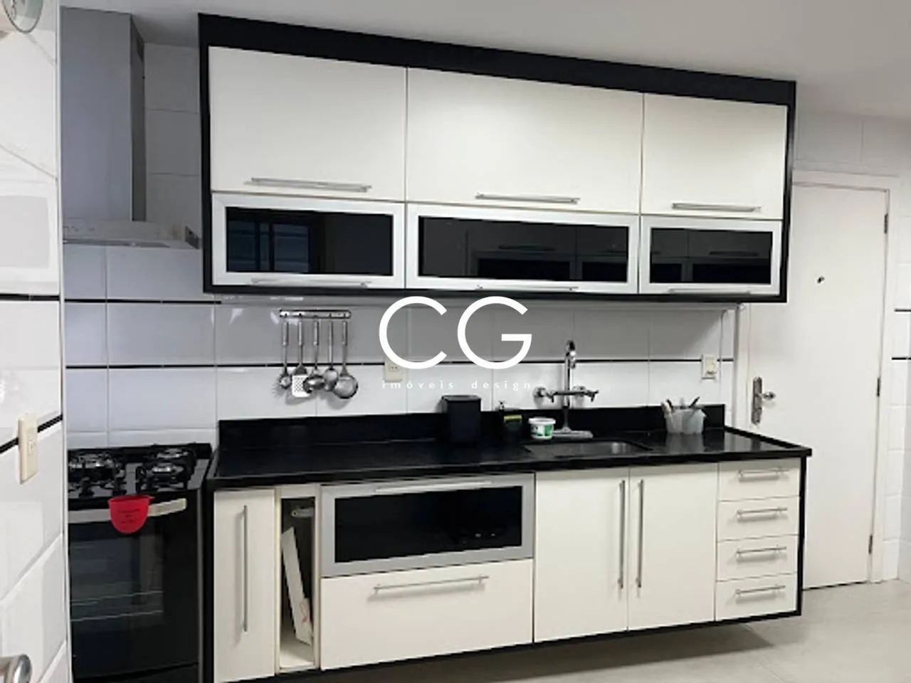 Cobertura mobiliada com 3 dormitórios e 290 m² — photo 2