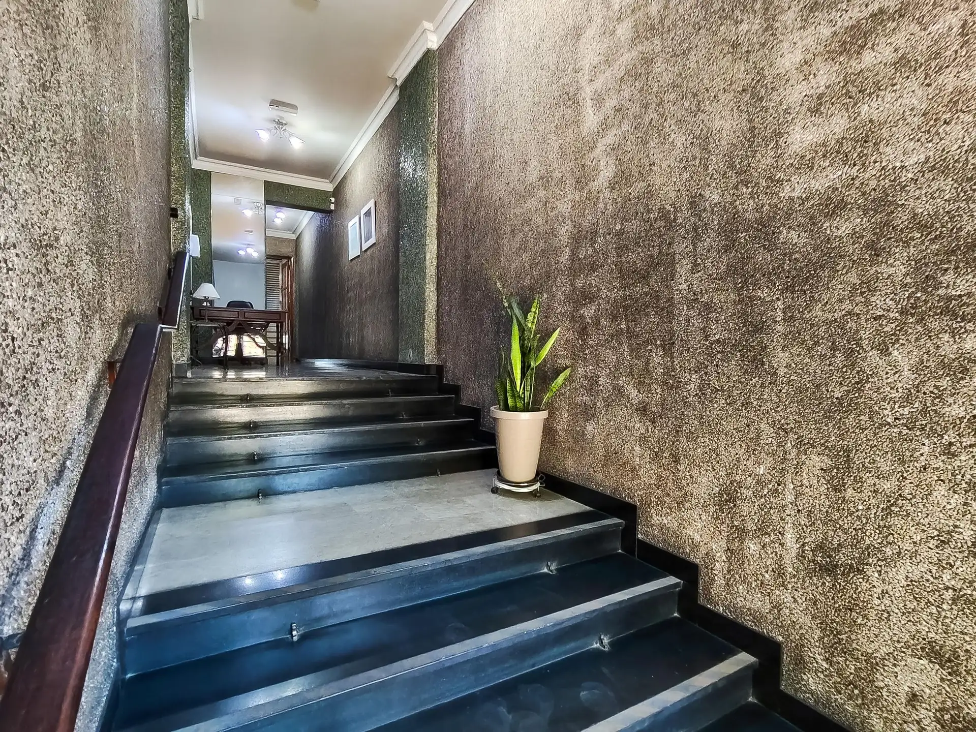 Rental apartment with 3 bedrooms and a private garden — photo 35