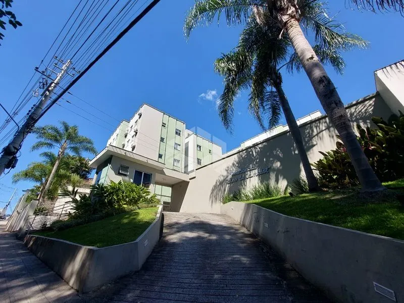 70 m² apartment with 3 bedrooms and 1 parking space on 4th