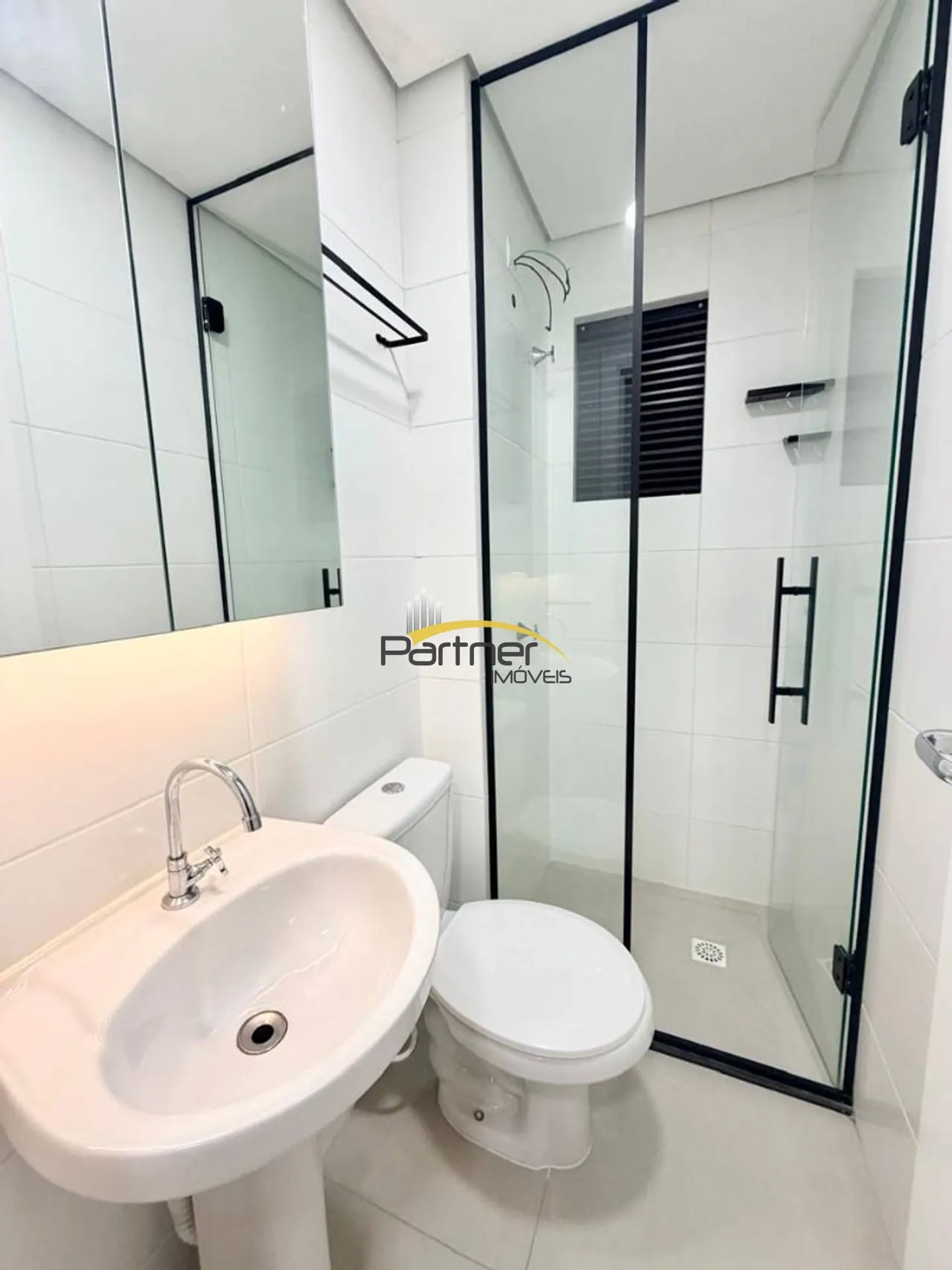 Studio no 4º andar com janelas do piso ao teto — photo 5