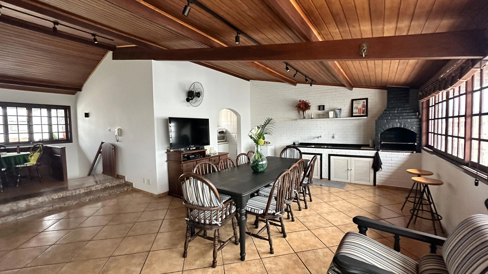 300 m² apartment with a washing machine and a dishwasher — photo 37