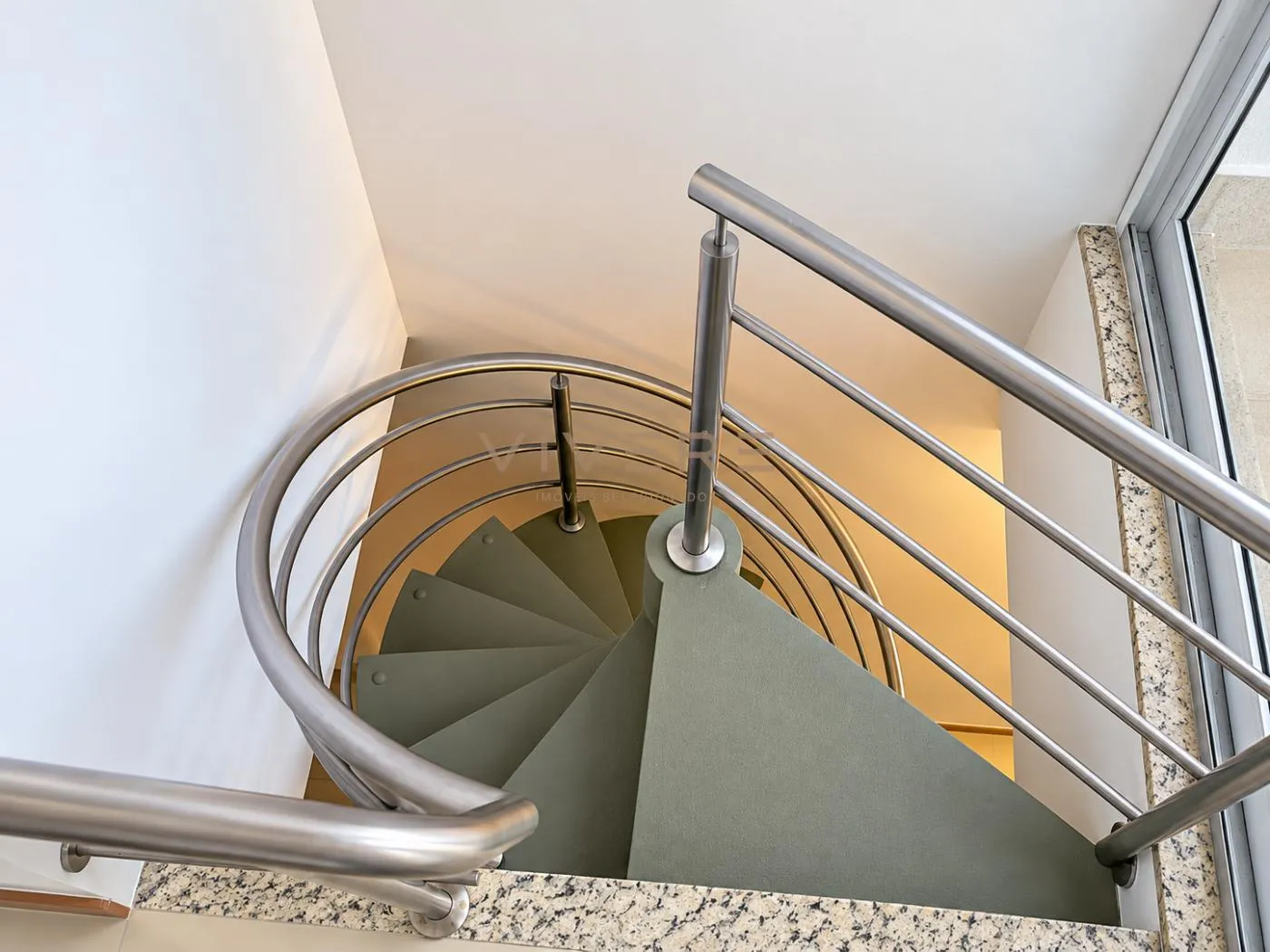 98 m² apartment with a washing machine and a dishwasher — photo 19