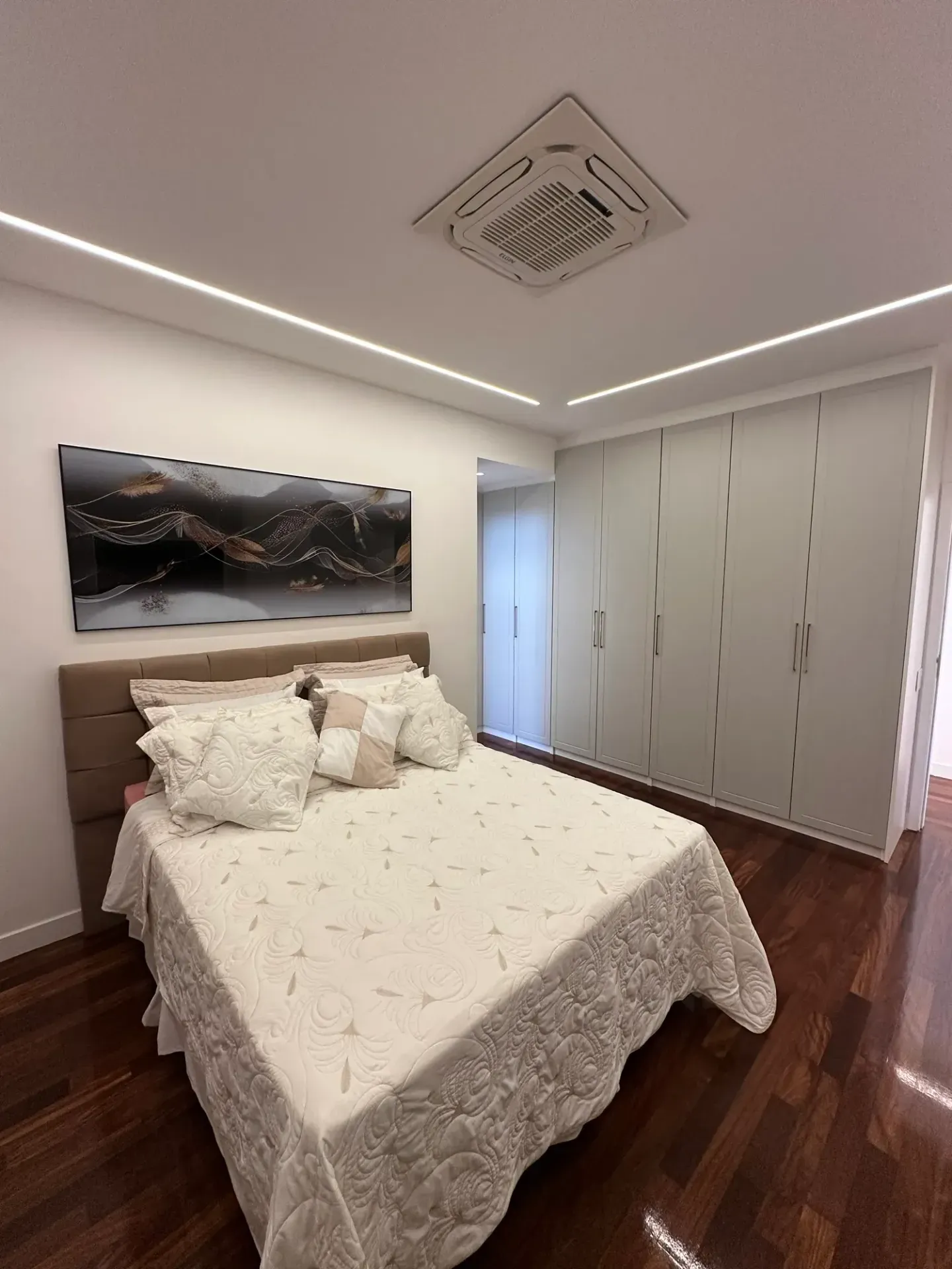 Duplex apartment with 600 m², 4 bedrooms and 4 parking — photo 30