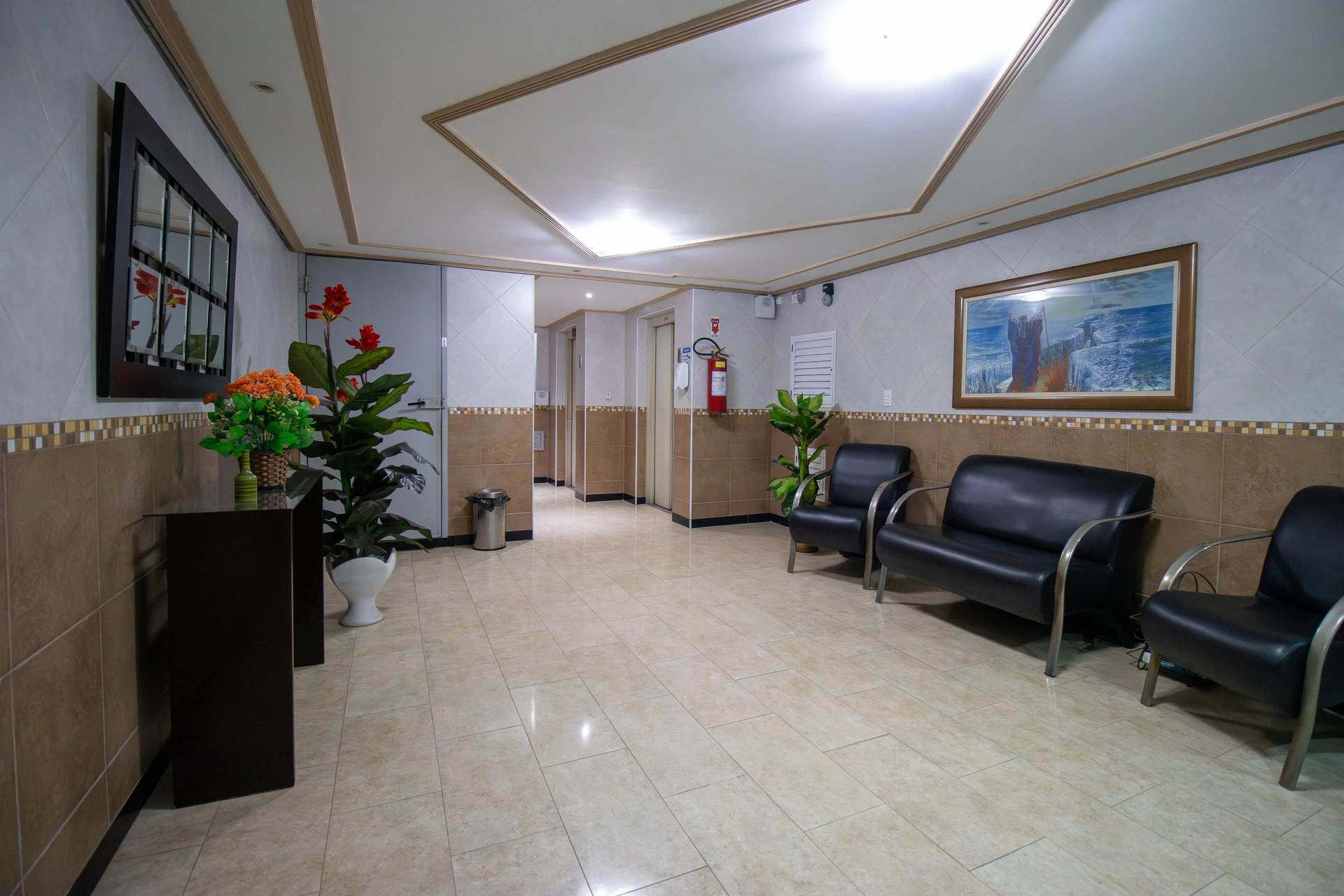 4-bedroom apartment with a balcony and 1 suite — photo 51