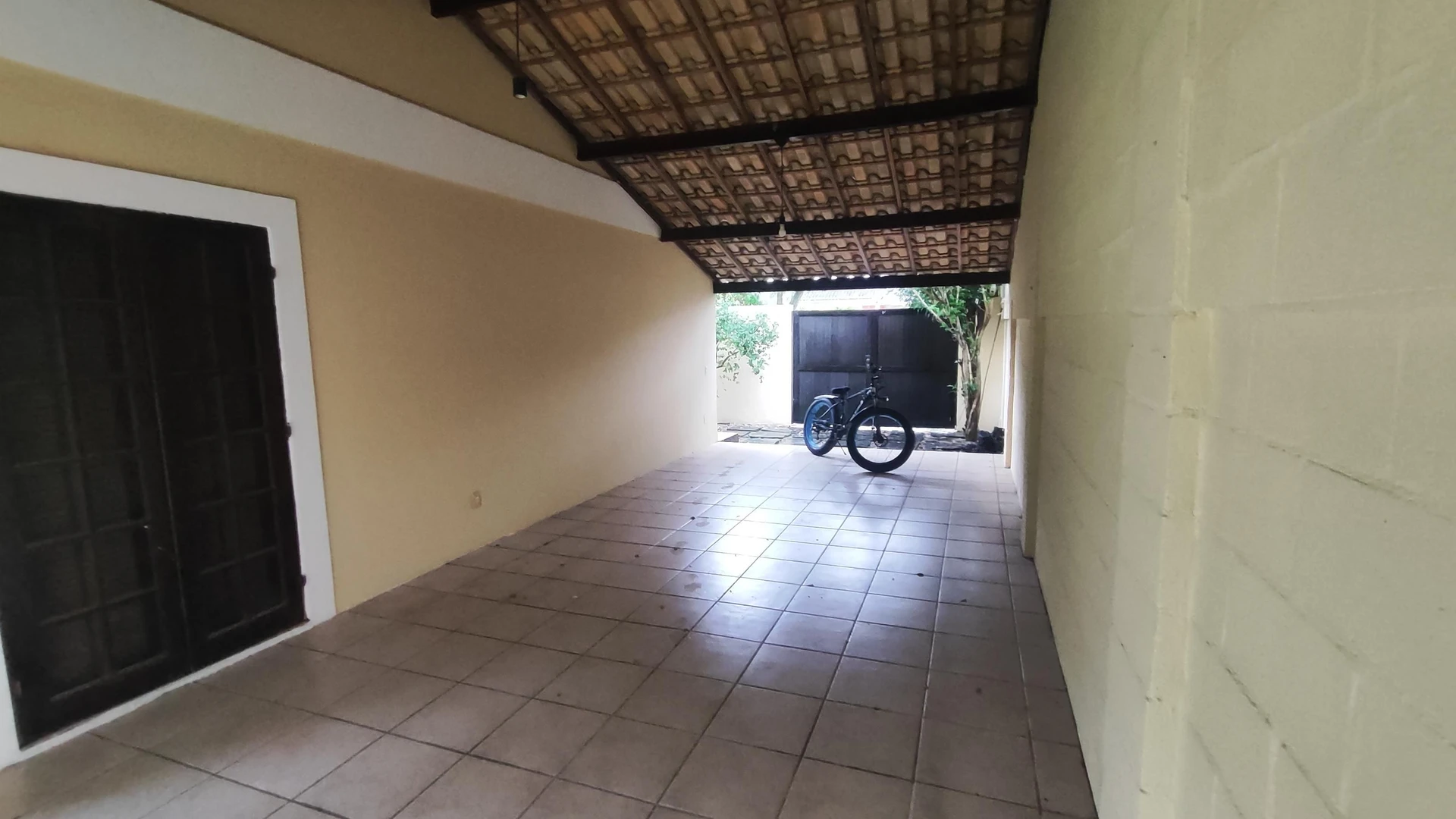 House with 3 bedrooms, 1 en-suite and 4 bathrooms — photo 25