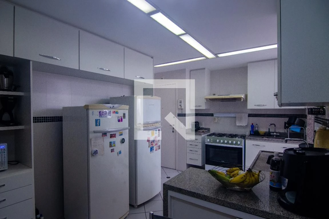 Furnished apartment, 166 m², with floor-to-ceiling windows — photo 2